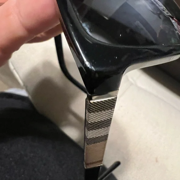 Burberry unisex sun glasses